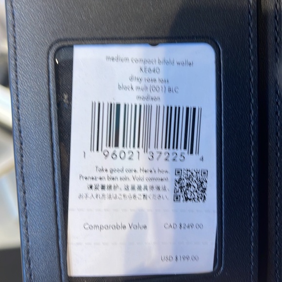 Kate Spade Madison Medium Compact Rose Toss Print Bifold Wallet
Black Multi
NWT - Picture 15 of 16